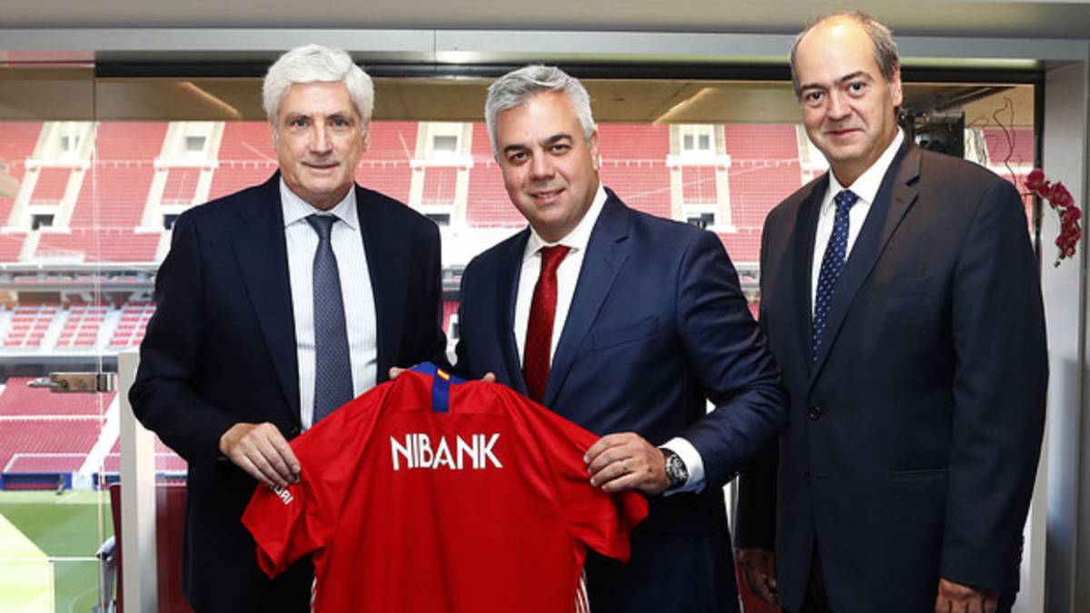 Clemente Villaverde representó al Atlético en la presentación del acuerdo con Nibank.