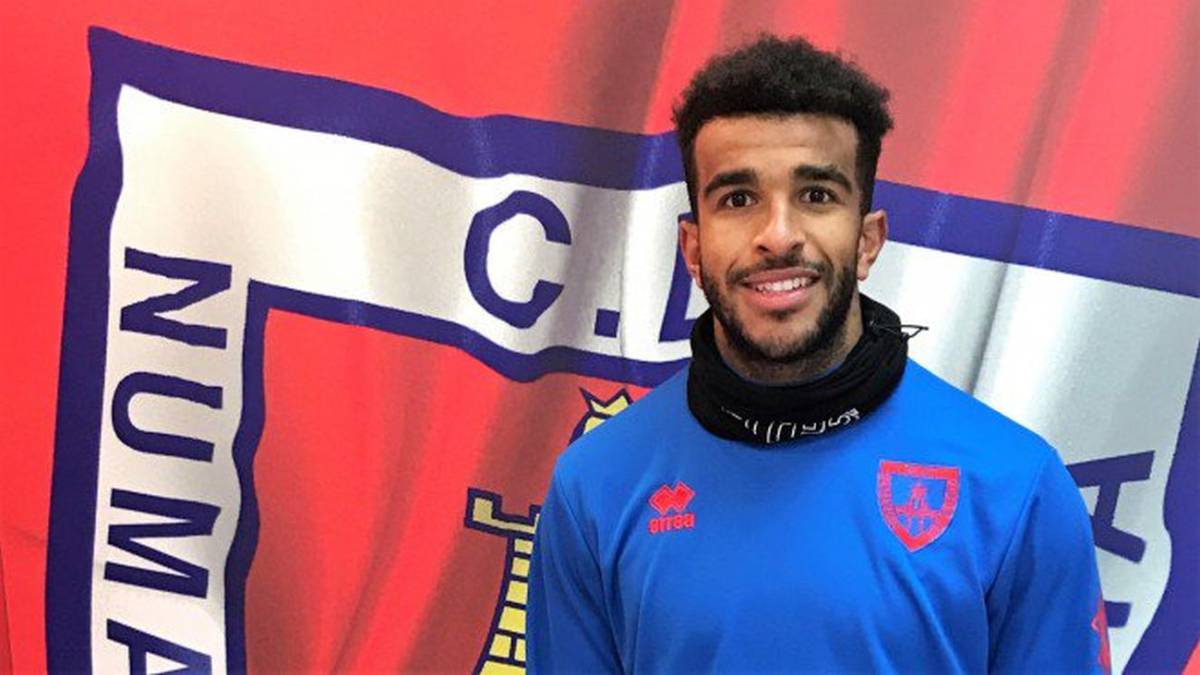 El exmadridista Derik firma con el Numancia hasta 2020