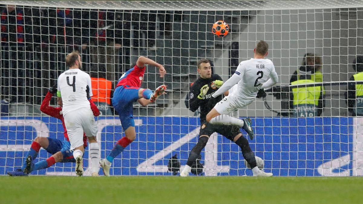 Gol del Plzen.