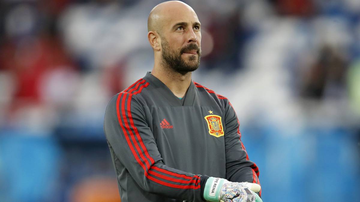 El guardameta del Milán, Pepe Reina, con la selección de España.