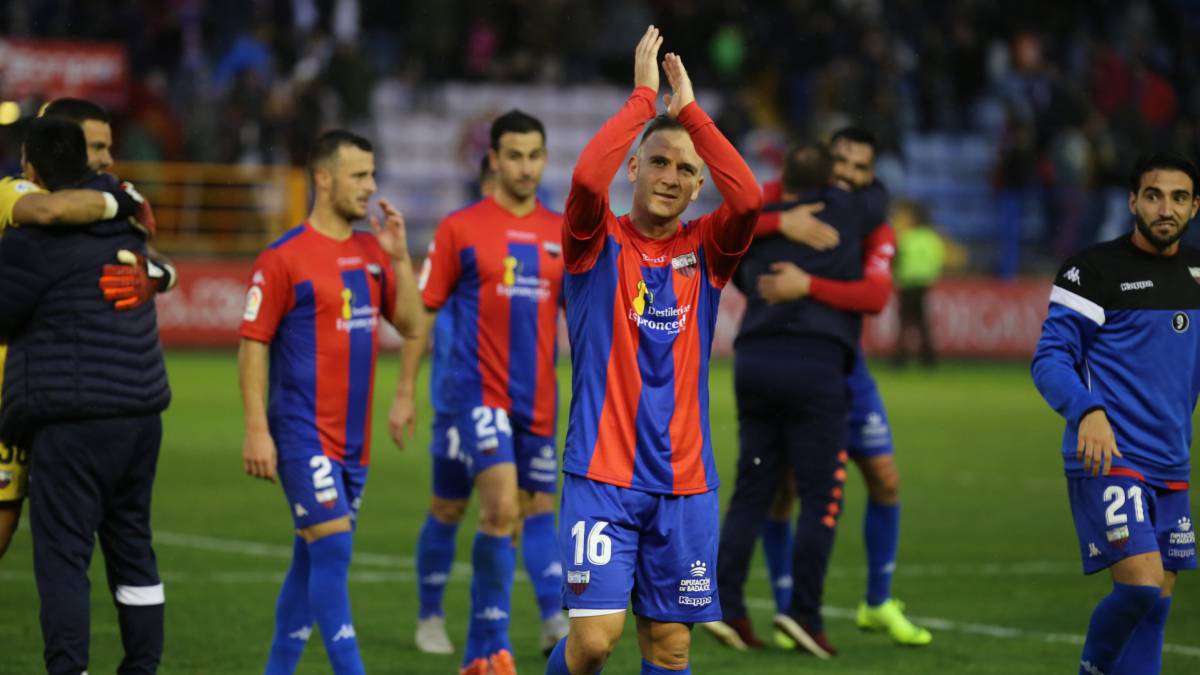 Diego Capel tras un partido con el Extremadura.
