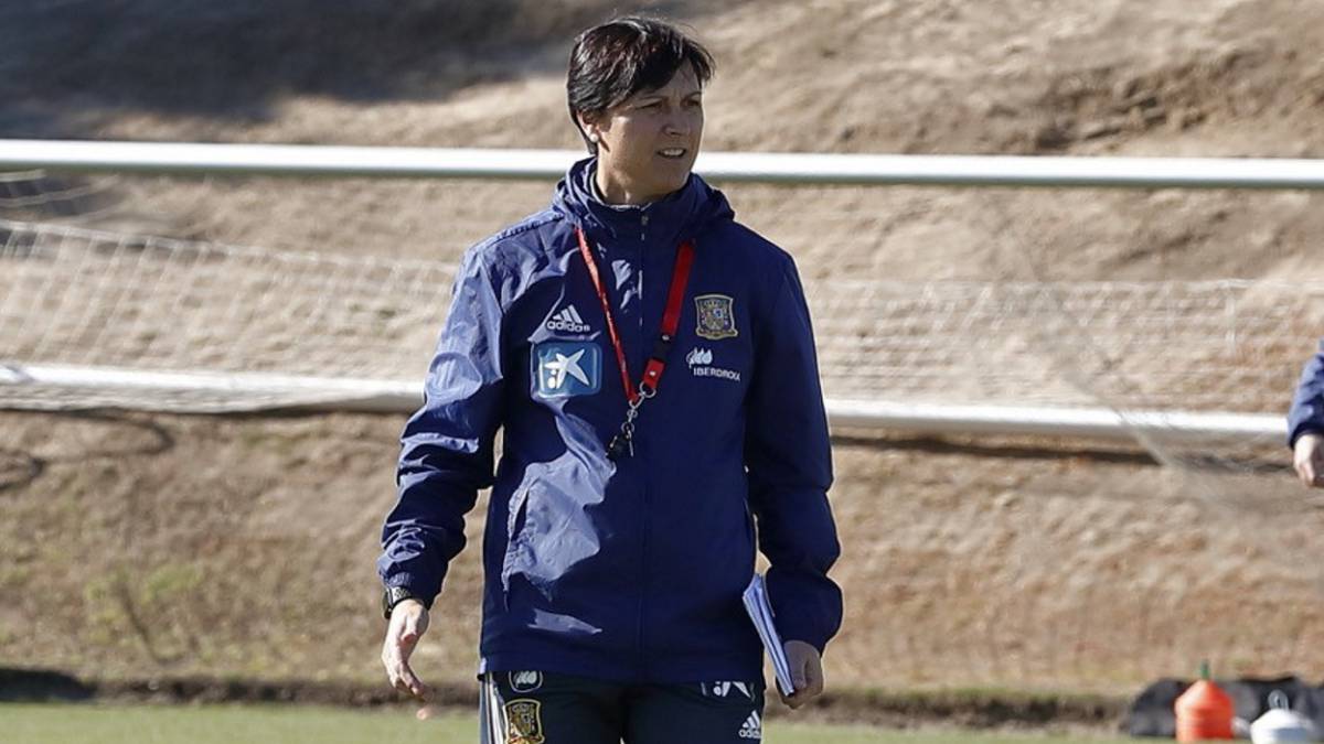 Toña, la primera en dirigir una selección en la RFEF