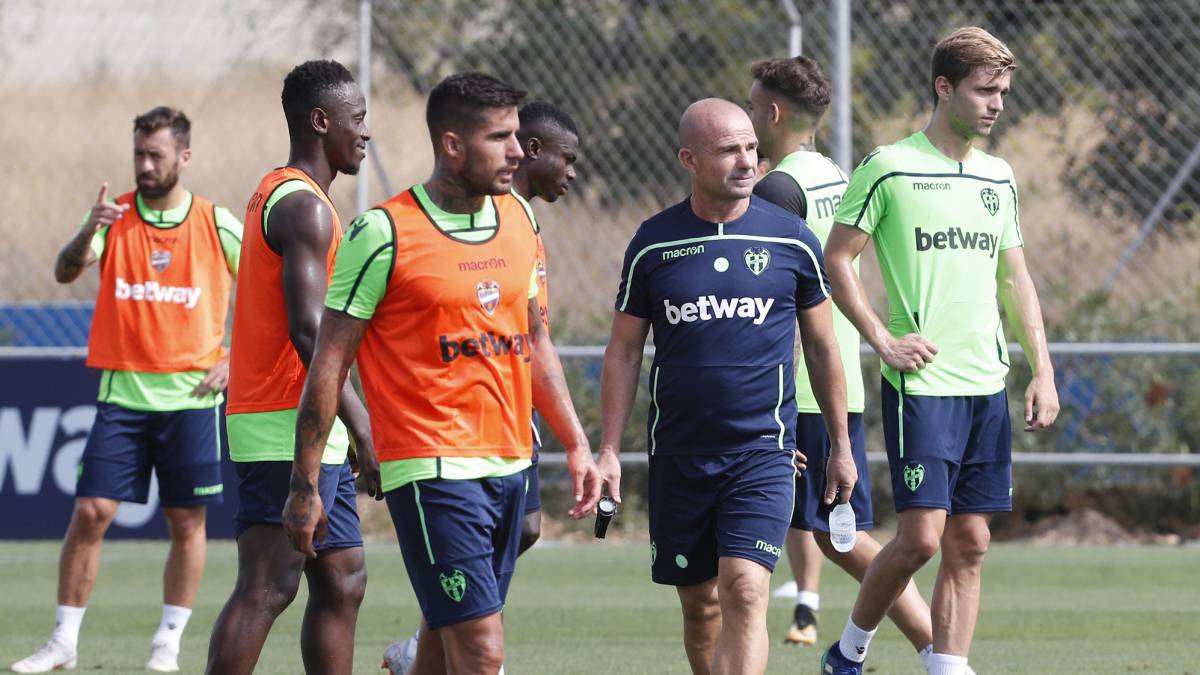Paco López: "No hay que dar un segundo paso antes del primero"