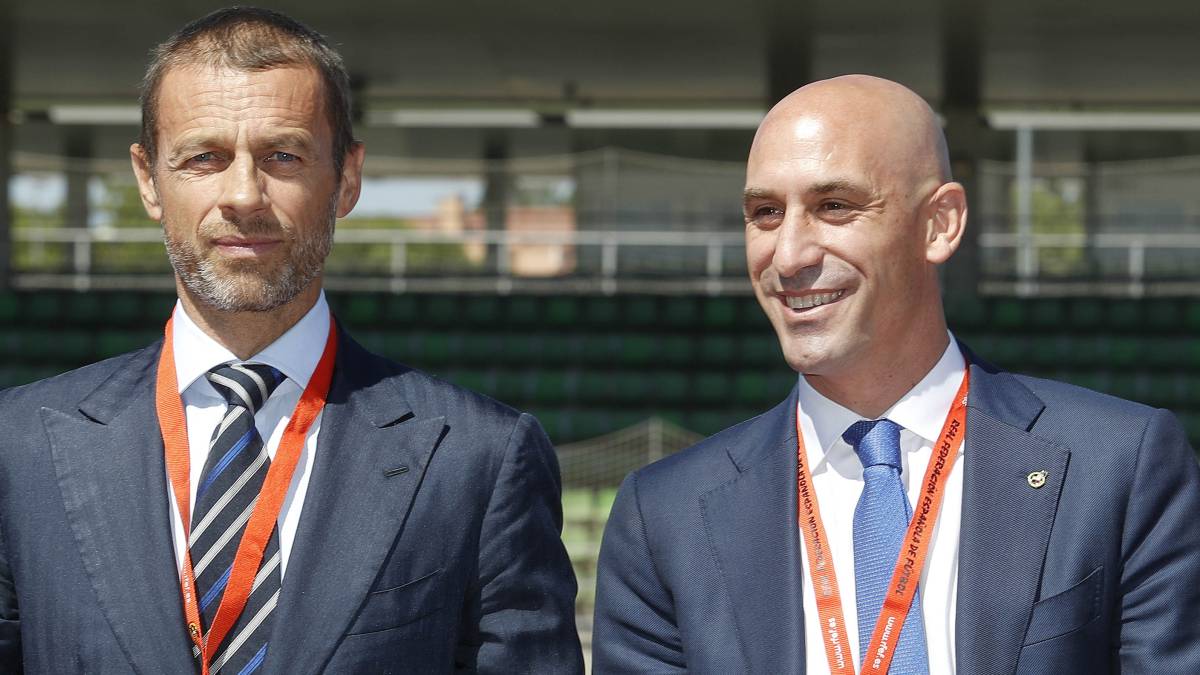 UEFA: Adiós Larrea; hola Rubiales