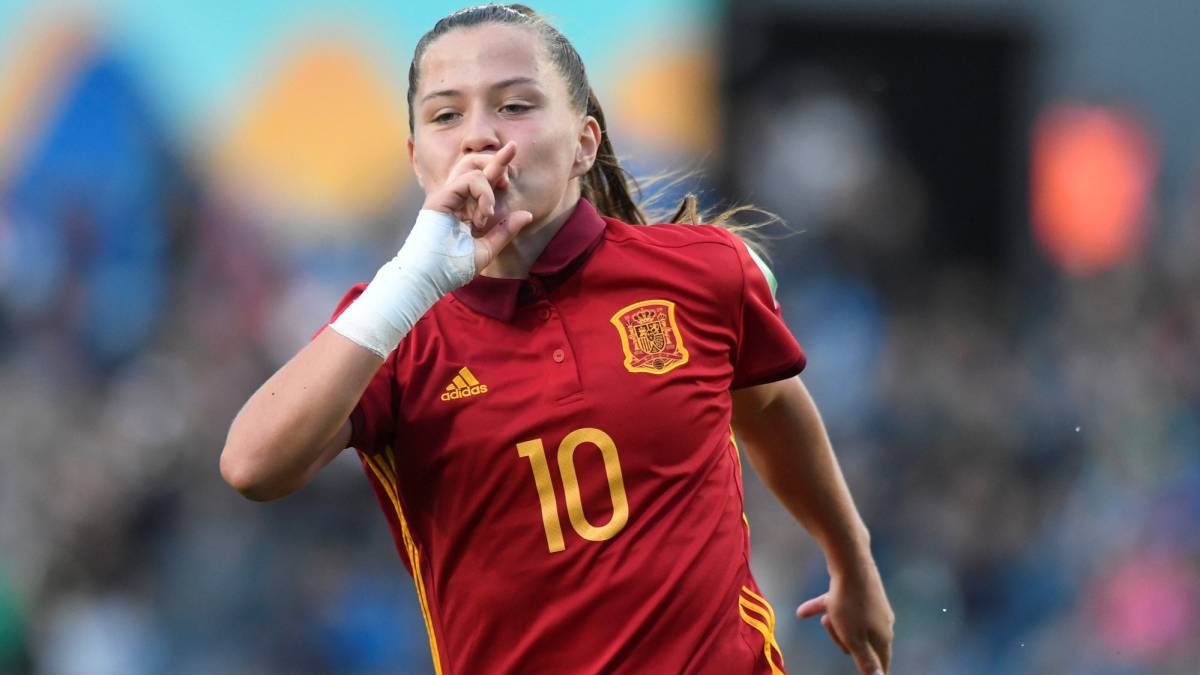 Claudia Pina celebra un gol