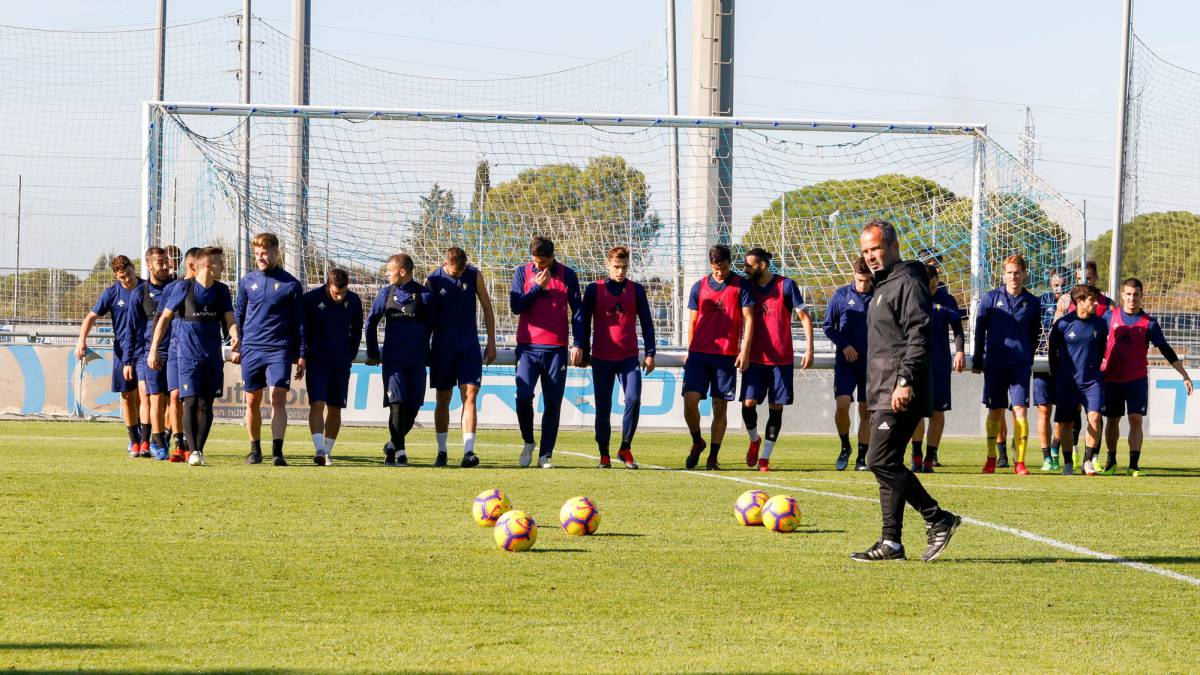 Los jugadores del Cádiz