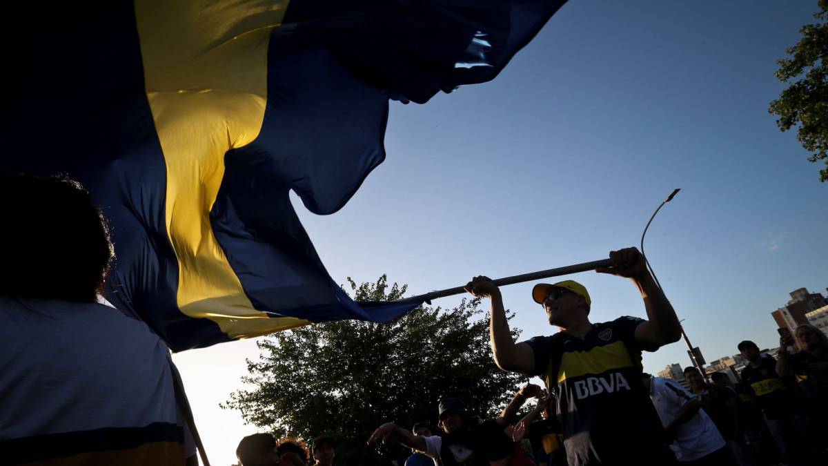 Los hinchas de Boca celebrarían en Colón y los de River, en Sol