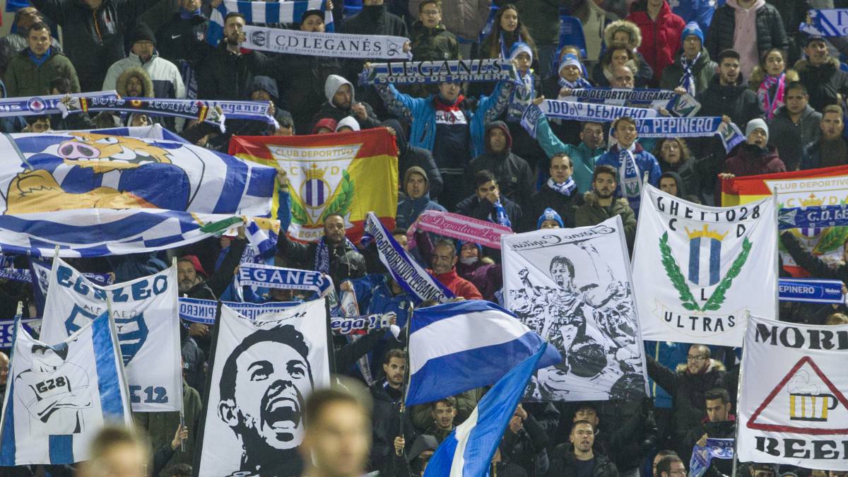 La afición del Leganés en Butarque.