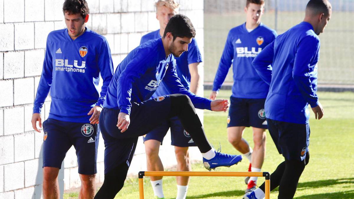 Guedes.