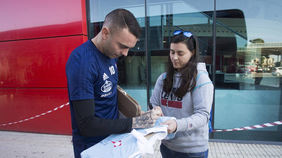 El Celta llegóa Vila-real, con el delantero como principal reclamo de aficionados.