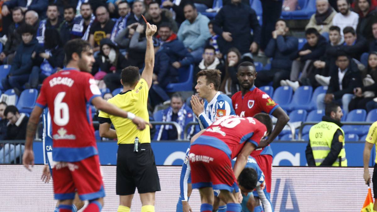 Saúl ve la tarjeta roja en el Deportivo vs Numancia