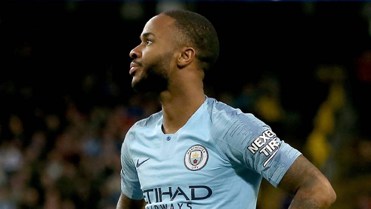 EL Chelsea prohíbe la entrada al campo a 4 aficionados por los insultos racistas a Sterling