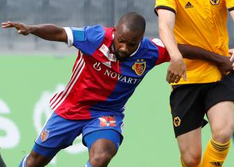 El Zurich condena el lanzamiento de un plátano a Aldo Kalulu, jugador del Basilea