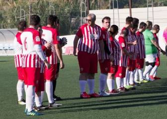 El equipo de la Liga Genuine disfruta en un torneo inclusivo