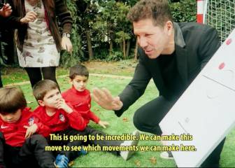 La dulzura de Simeone en su charla táctica a niños de 4 años