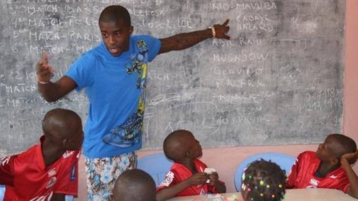 Rio Mavuba, que nació en el mar y jugó con Francia, ayuda a 40 huérfanos en el fútbol y la vida