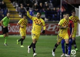 Luis Suárez le da un triunfo vital al Nástic en dos minutos