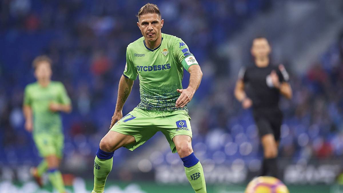 Eterno Joaquín: 500 partidos en Primera y líder para Setién