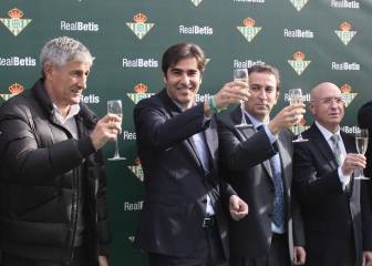 Un Betis feliz celebra la navidad en un gran ambiente
