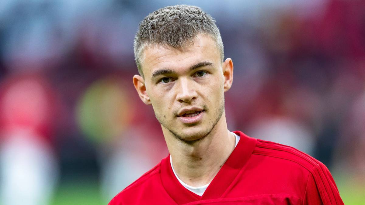 El Ajax renueva a Sinkgraven tras más de un año de lesión