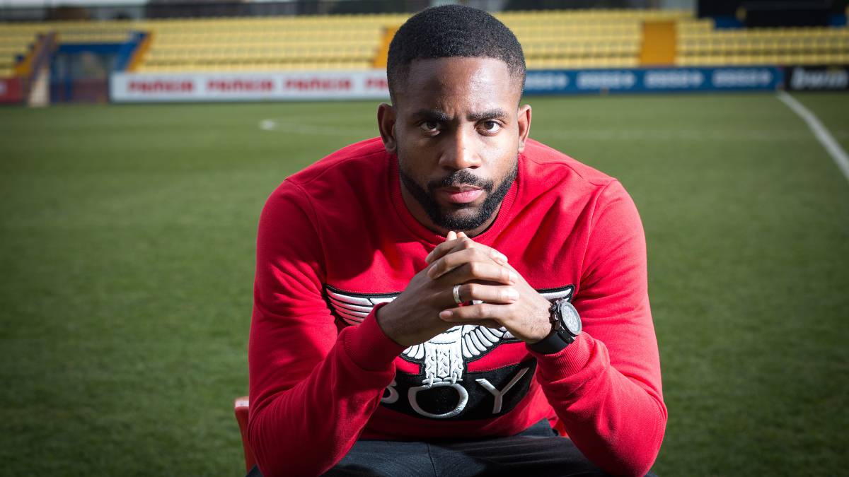 El Betis se interesa en el exdelantero del Villarreal Cedrick Bakambú, que juega en el Beijing Sinobo Guoan de China. Cobra un sueldo de 18 millones.