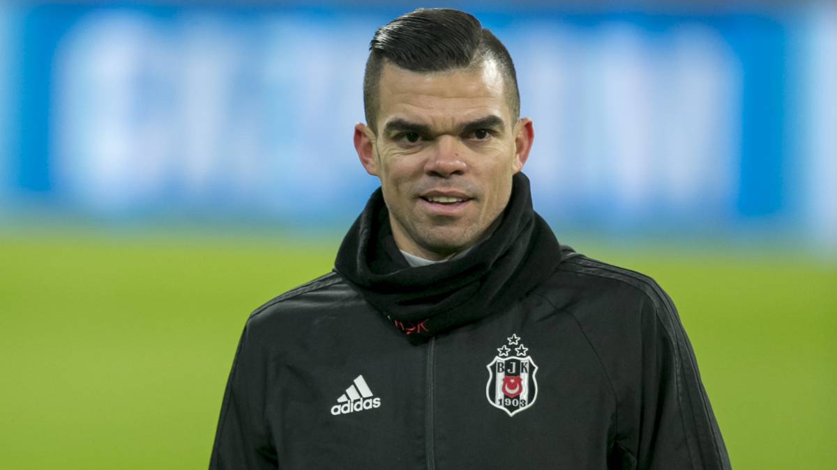 Pepe, durante un entrenamiento con el Besiktas en la víspera de un partido de Champions.