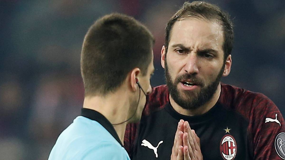 Gattuso niega que Higuaín pueda salir en el mercado invernal