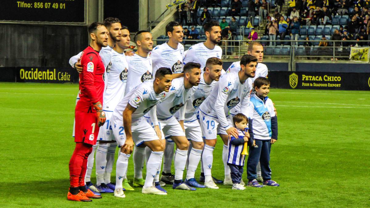 Once del Deportivo ante el Cádiz