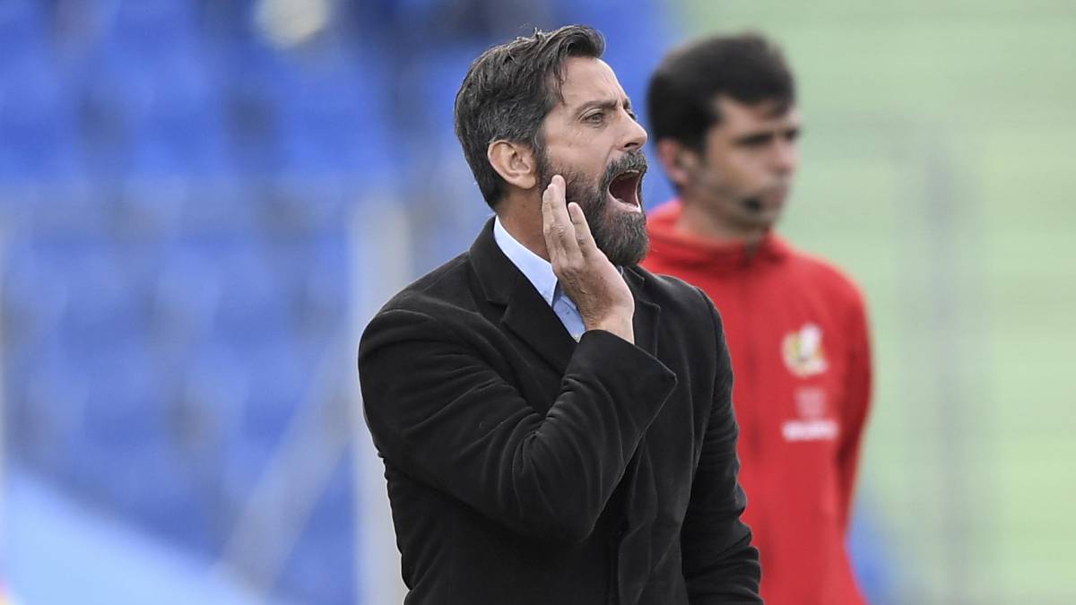 Quique Sánchez Flores da instrucciones.