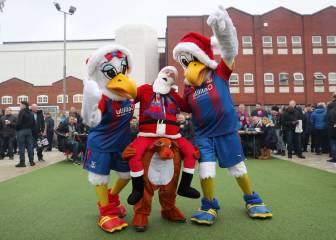 Premier League fans on Boxing Day: in images