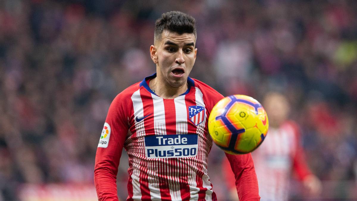 El delantero argentino del Atlético de Madrid, Ángel Correa, durante un partido.