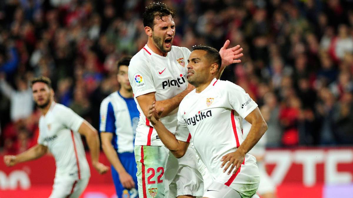 El Sevilla no ha llamado para renovar al defensa argentino Gabriel Mercado, que termina contrato el 30 de junio y el 1 de enero puede firmar donde quiera.