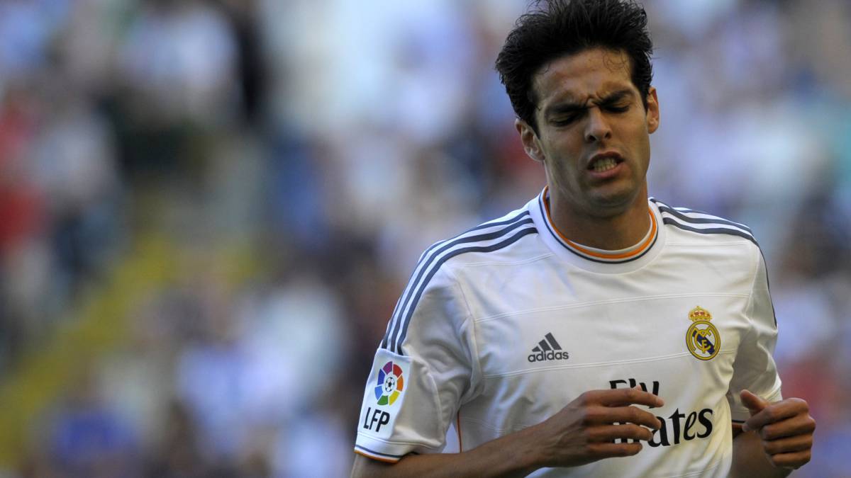 Kaká celebra un gol con el Real Madrid en el Teresa Herrear