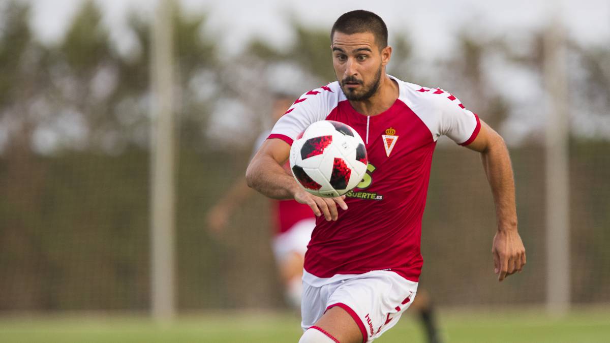 Hércules: quiere seguir pescando en el Murcia y tienta a Forniés