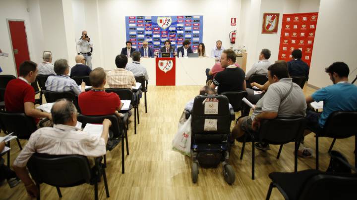 Una de las Juntas del Rayo Vallecano.