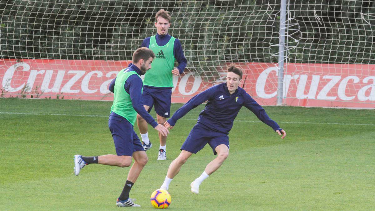 El Cádiz vuelve al trabajo con Salvi como novedad