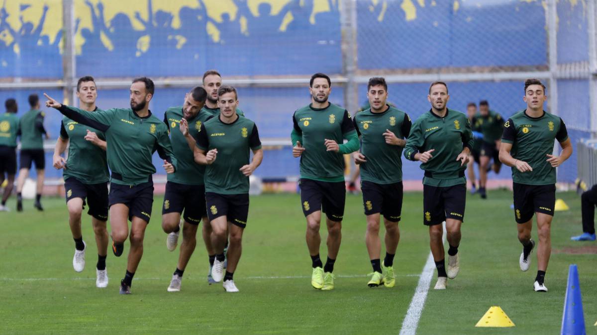 Las Palmas vuelve a los entrenamientos con la ausencia de Araujo y la lesión de Blum
