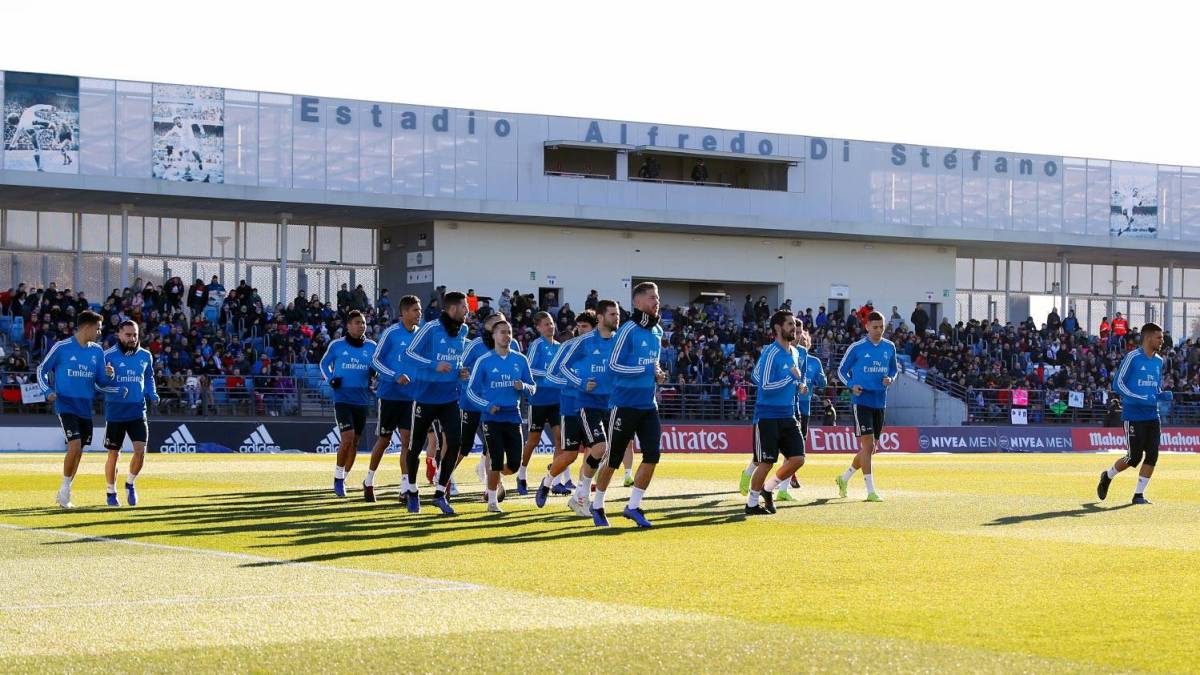8,000 fans watch final Real Madrid training session of 2018