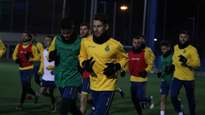 Bruma, 'fut-tenis' y felicitaciones a Rubi en el Año Nuevo perico