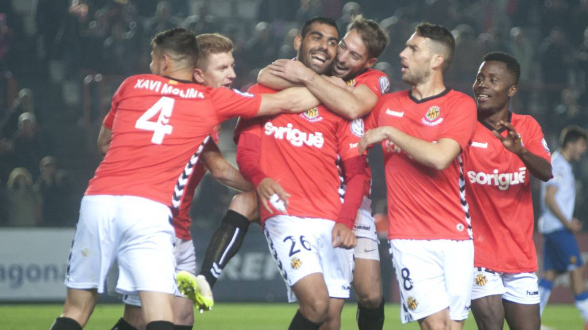 Los jugadores del Nàstic durante un partido.