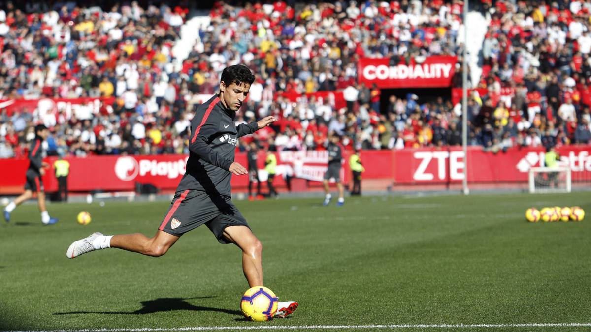 Navas y Kjaer entran en la convocatoria ante el Atlético