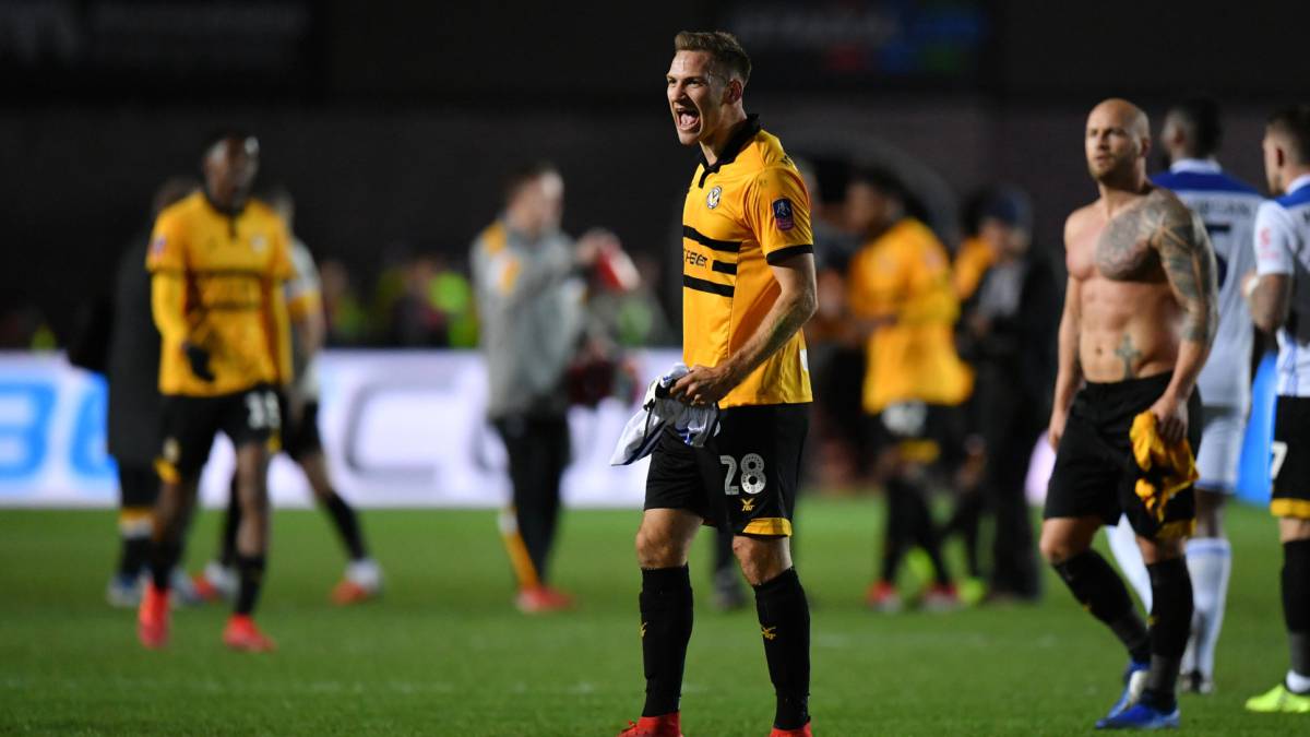 El Newport, de cuarta, da la campanada y echa al Leicester.