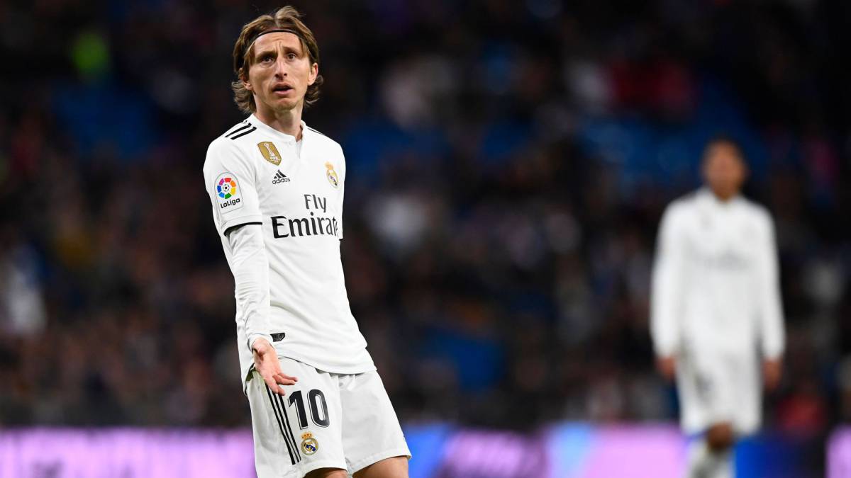 Modric se lamenta de una ocasión fallada en el partido entre Real Madrid y Real Sociedad.