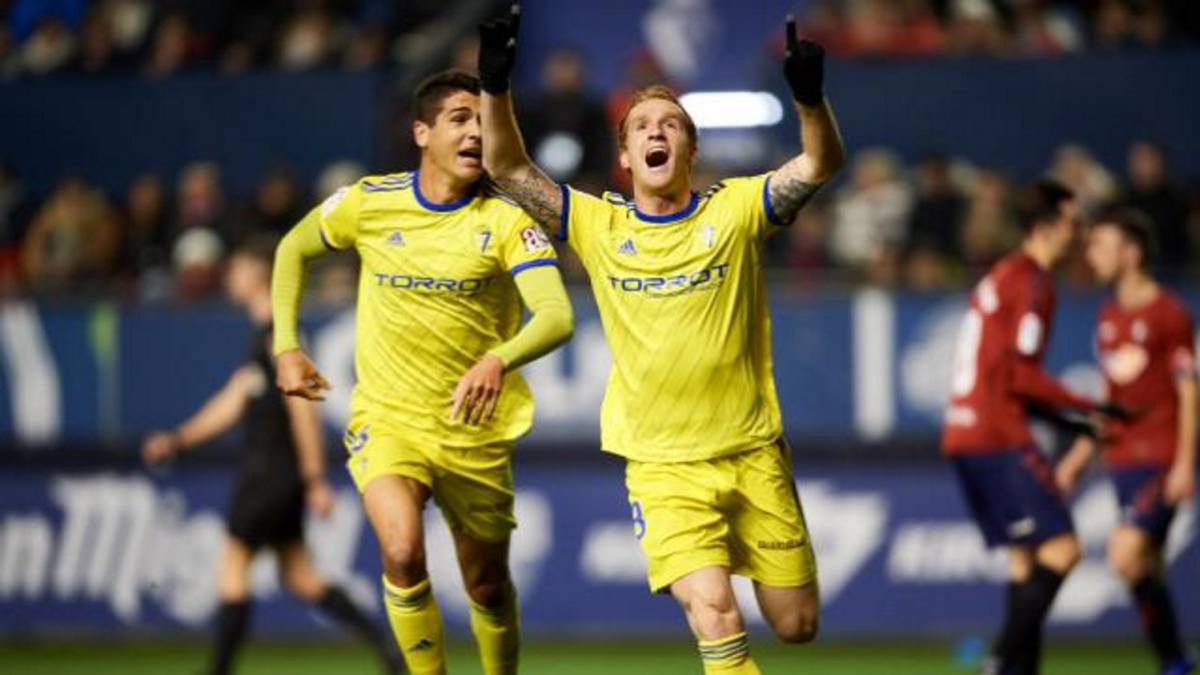 Álex celebra un gol