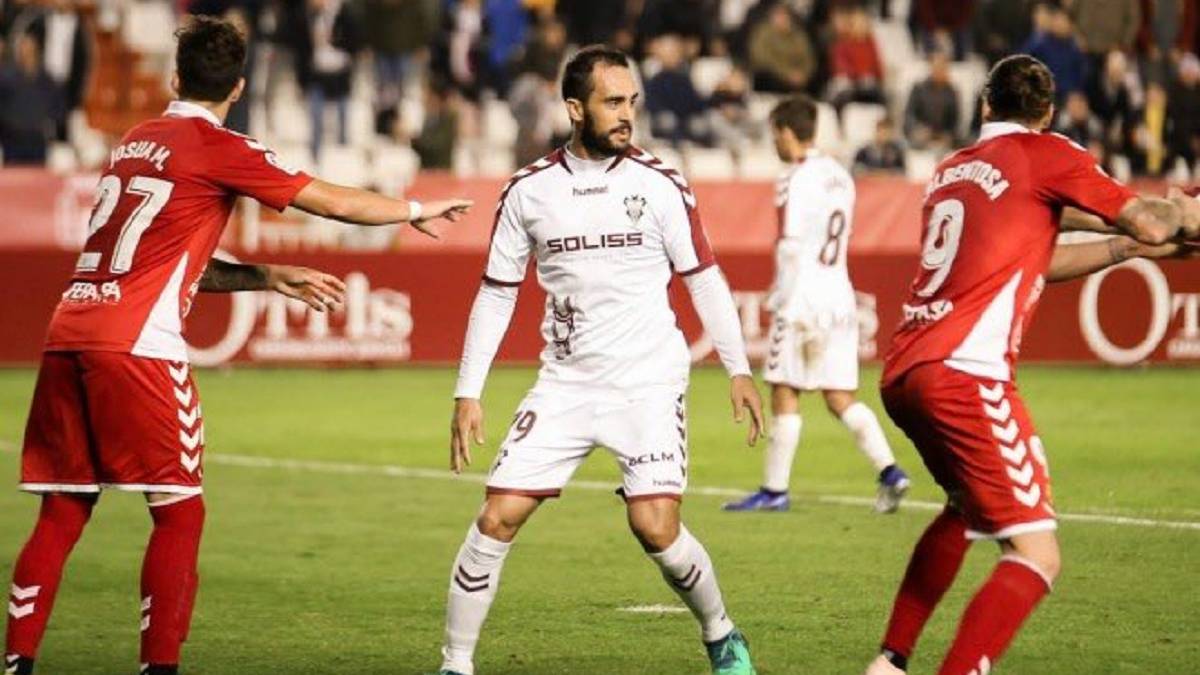 Gentiletti durante un partido con el Albacete Balompié.
