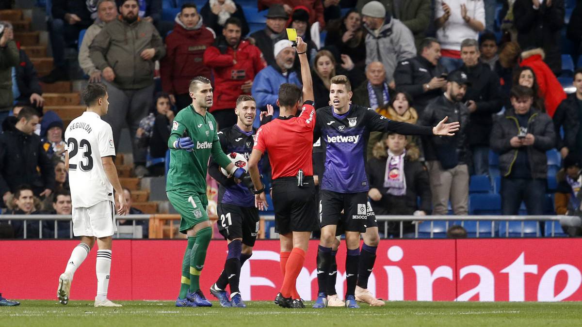 Indignación en el Leganés por el penalti de Gumbau a Odriozola