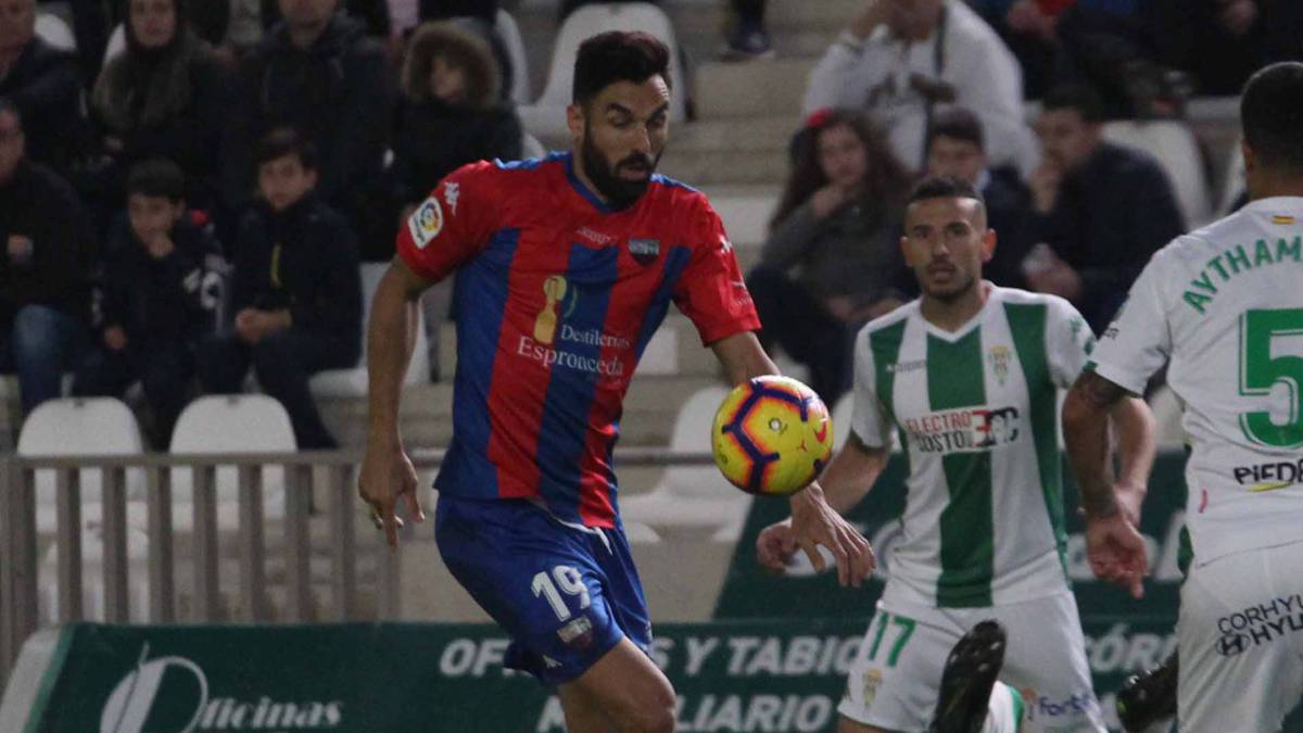 El Huesca puja por el goleador de moda de Segunda: Gallego.