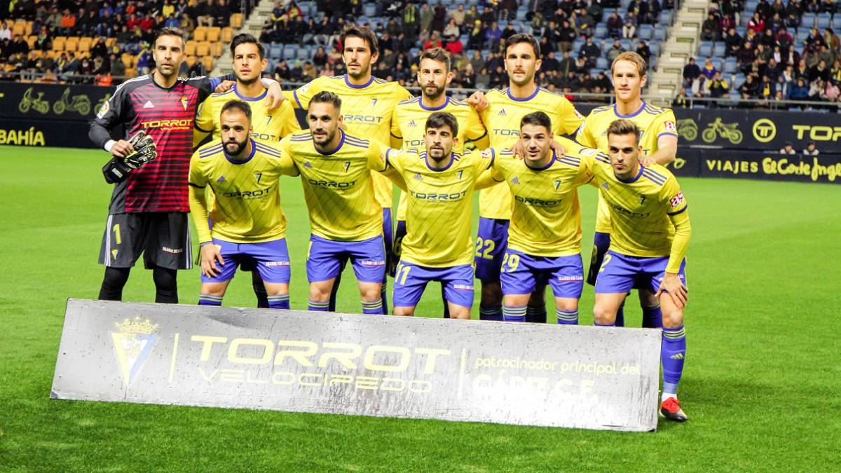 1x1 del Cádiz: serio partido cadista al son de Álex y Jairo