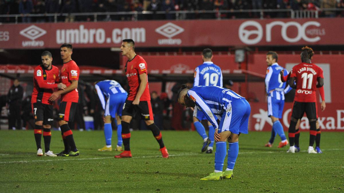 Los jugadores del Deportivo se lamentan en Mallorca