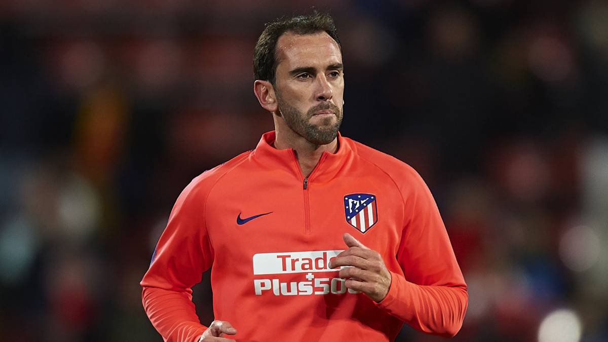 Godín antes de iniciar un partido.